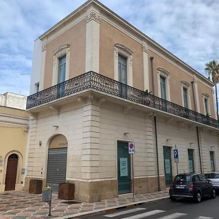 Palazzo 41 Rental Rooms サン・ピエトロ・ヴェルノーティコ エクステリア 写真