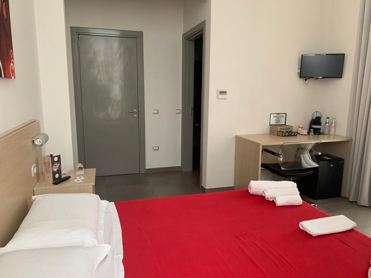 Palazzo 41 Rental Rooms サン・ピエトロ・ヴェルノーティコ エクステリア 写真